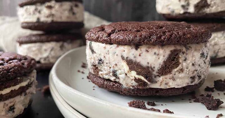 Chocolate Cream Cookie Sandwich